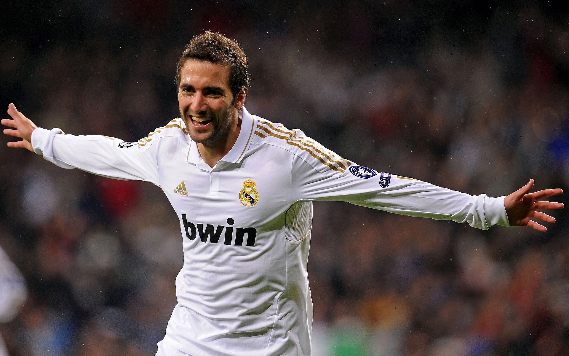 kaiyun体育app-欧洲足球：豪门激战連连，争冠悬念不断！，欧洲足球豪门排名